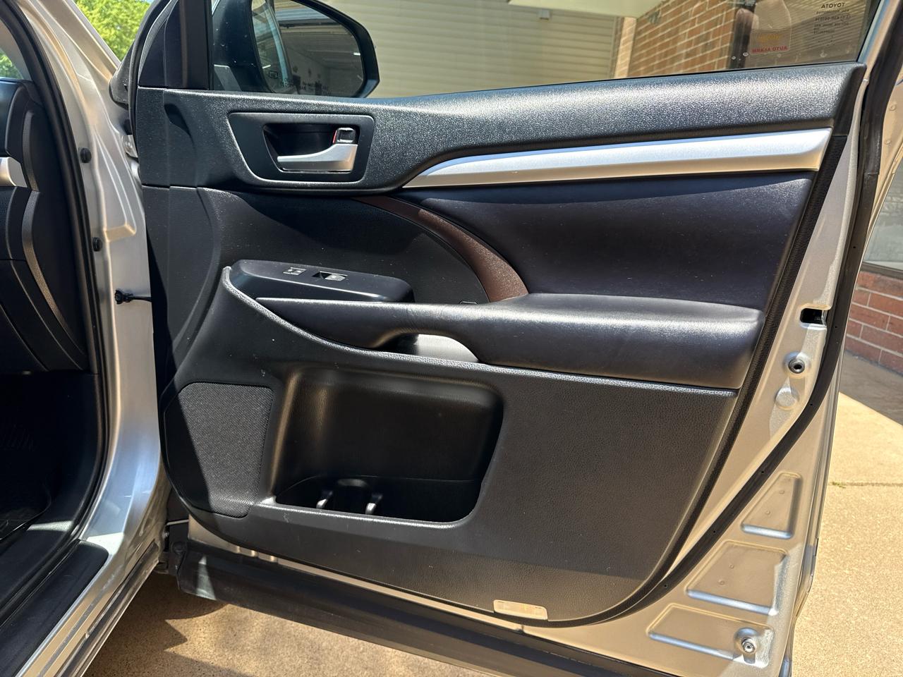 Toyota Highlander XLE AWD V6 2019