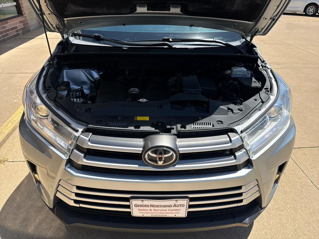 Toyota Highlander XLE AWD V6 2019