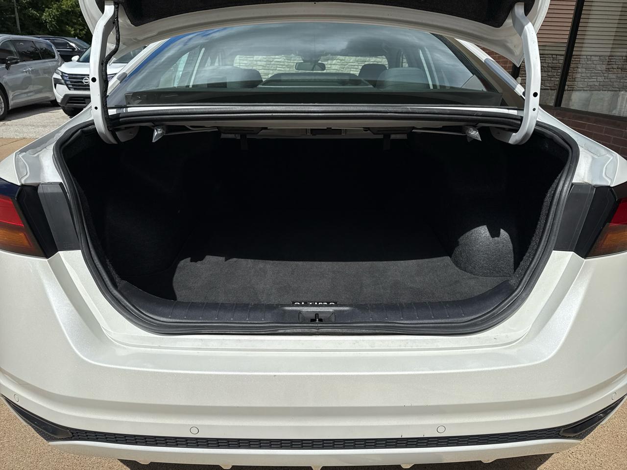 Nissan Altima 2.5 SV 2024