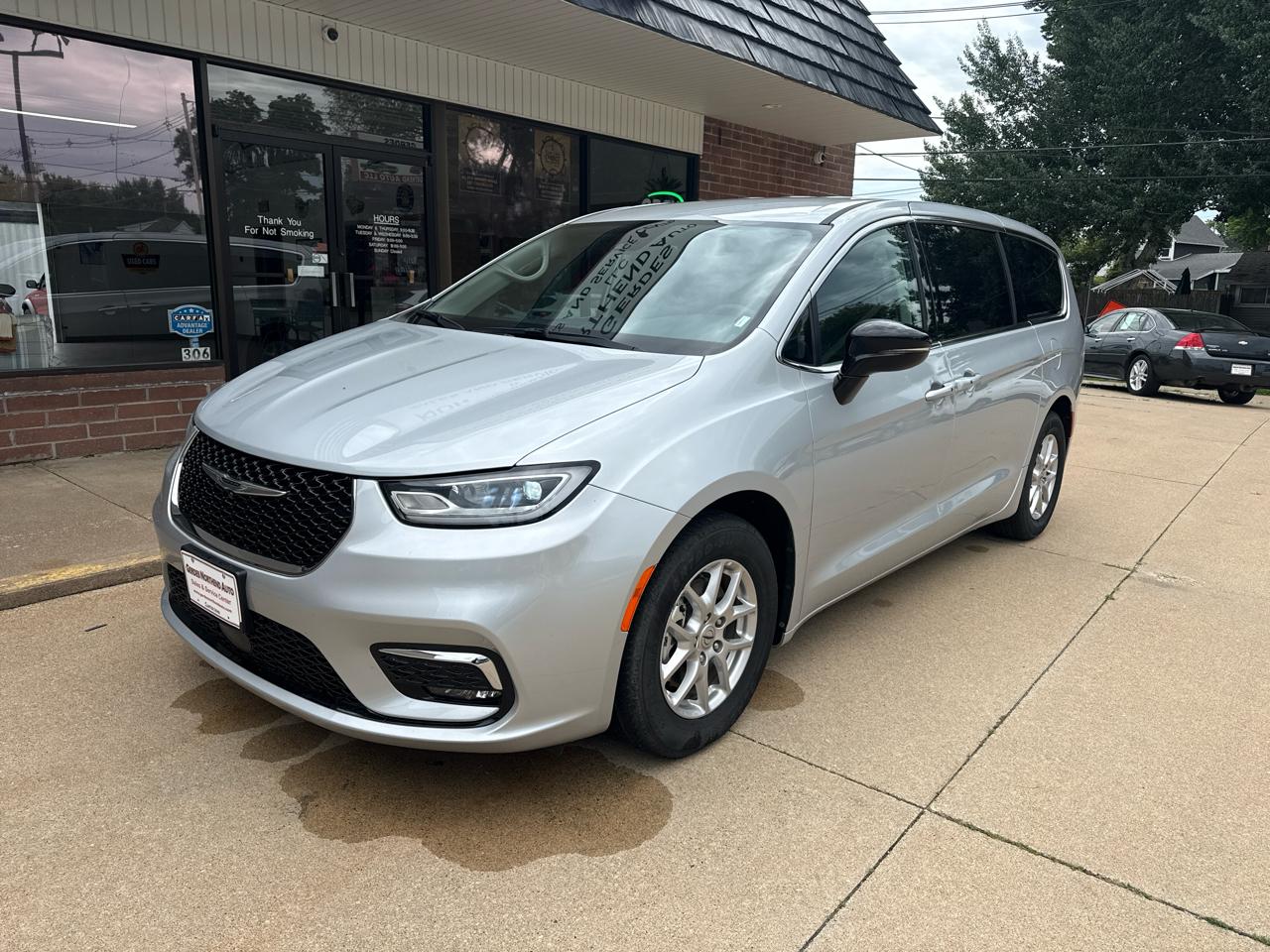 Chrysler Pacifica Touring L 2024