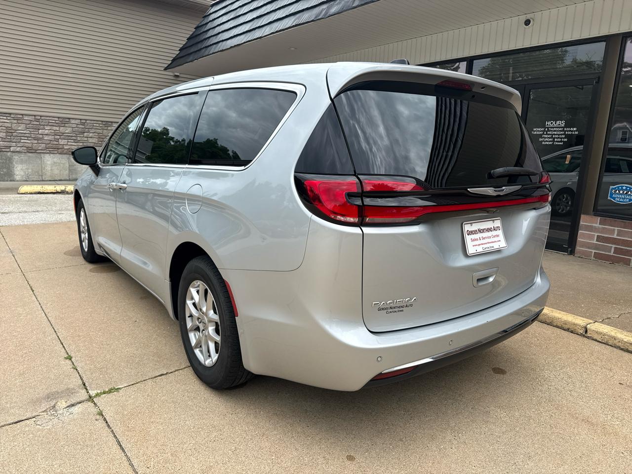 Chrysler Pacifica Touring L 2024