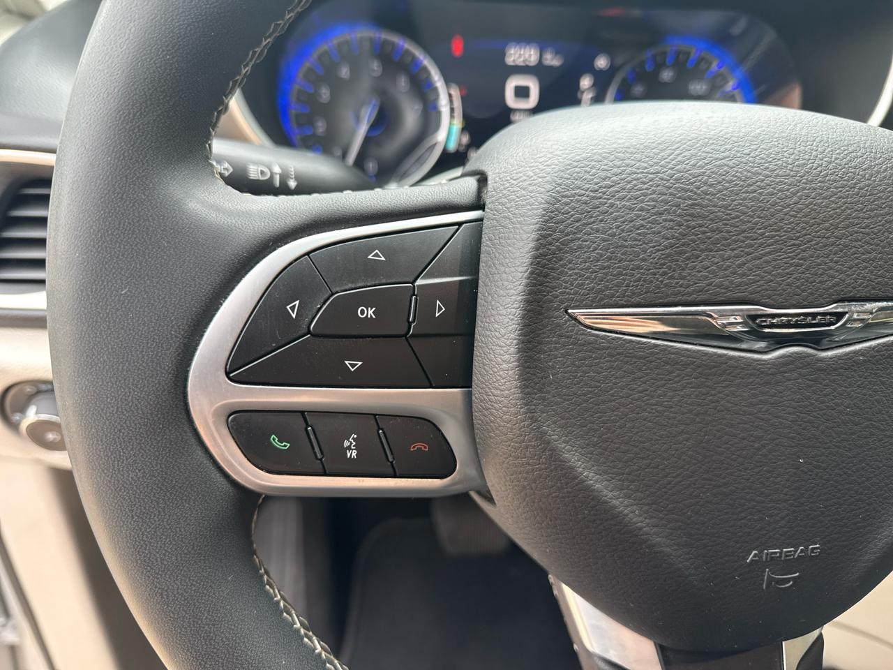 Chrysler Pacifica Touring L 2024