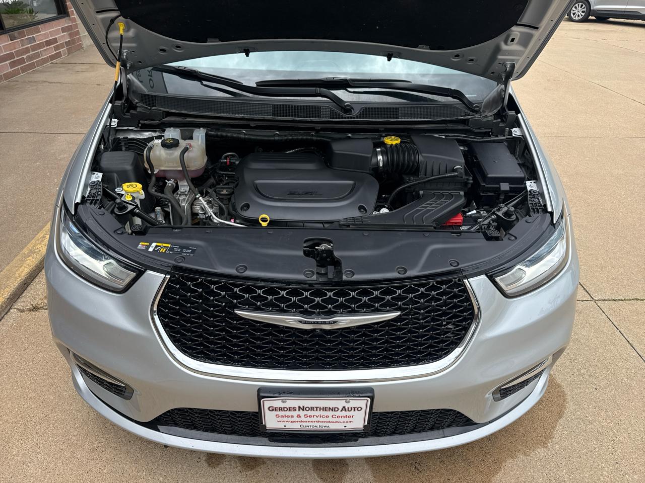 Chrysler Pacifica Touring L 2024