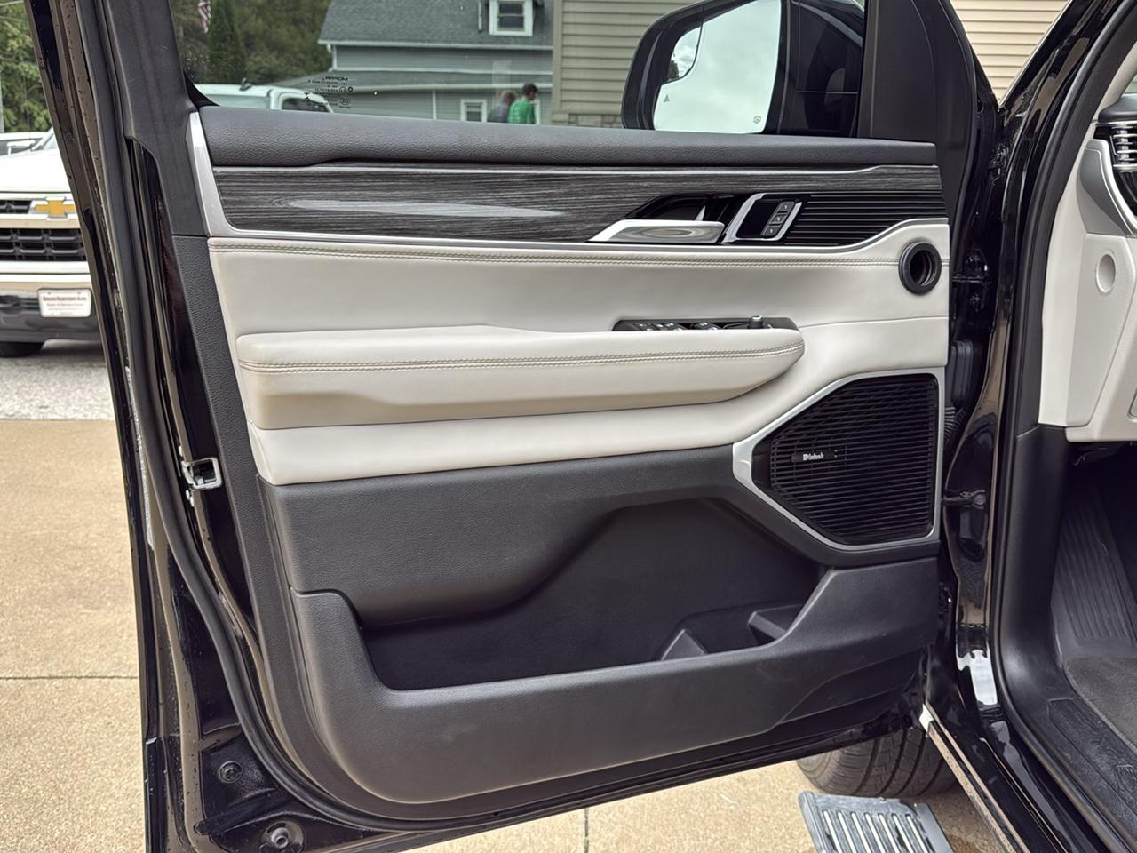 Jeep Wagoneer Series III 4WD 2022