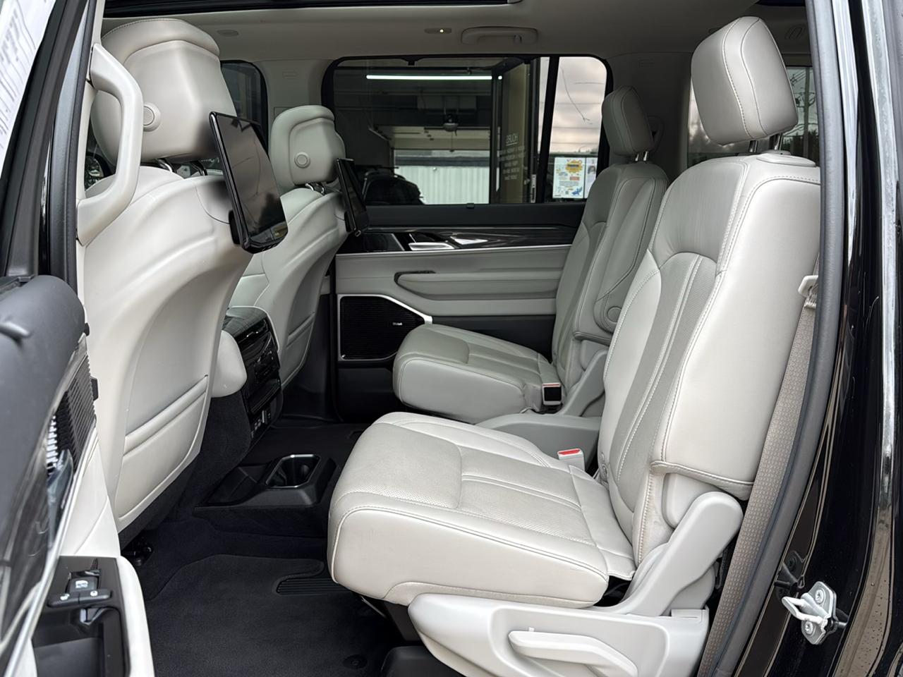 Jeep Wagoneer Series III 4WD 2022