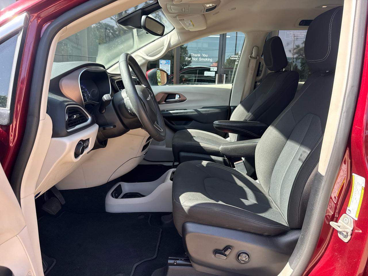 Chrysler Voyager LX 2023