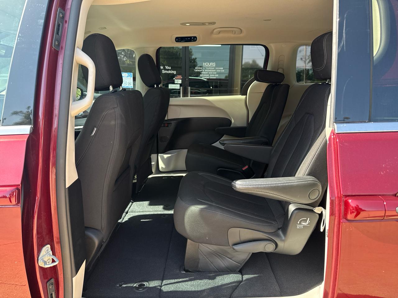 Chrysler Voyager LX 2023