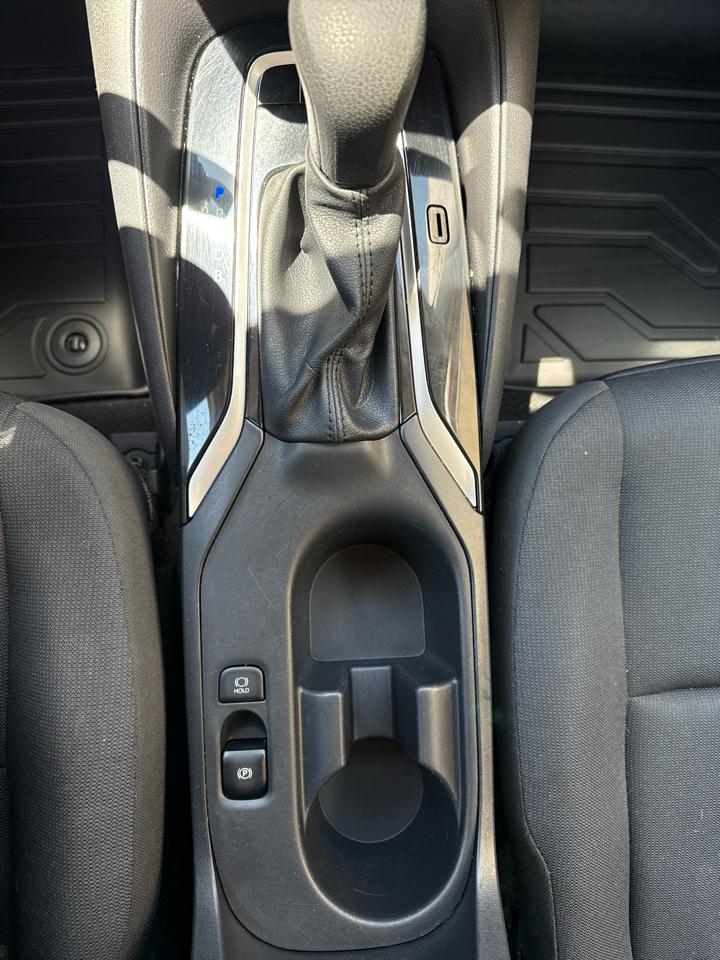 Toyota Corolla LE 2024
