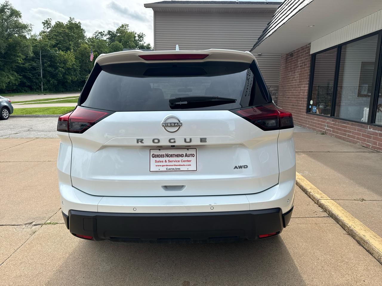 Nissan Rogue SV AWD 2025