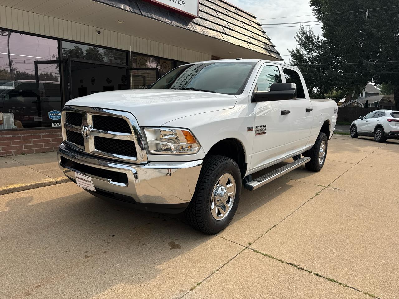RAM 2500 Tradesman Crew Cab SWB 4WD 2017