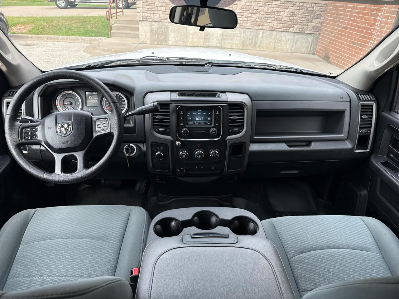RAM 2500 Tradesman Crew Cab SWB 4WD 2017