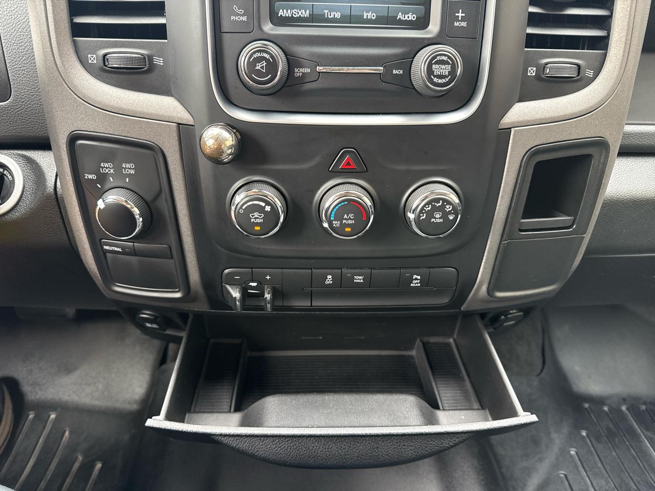 RAM 2500 Tradesman Crew Cab SWB 4WD 2017