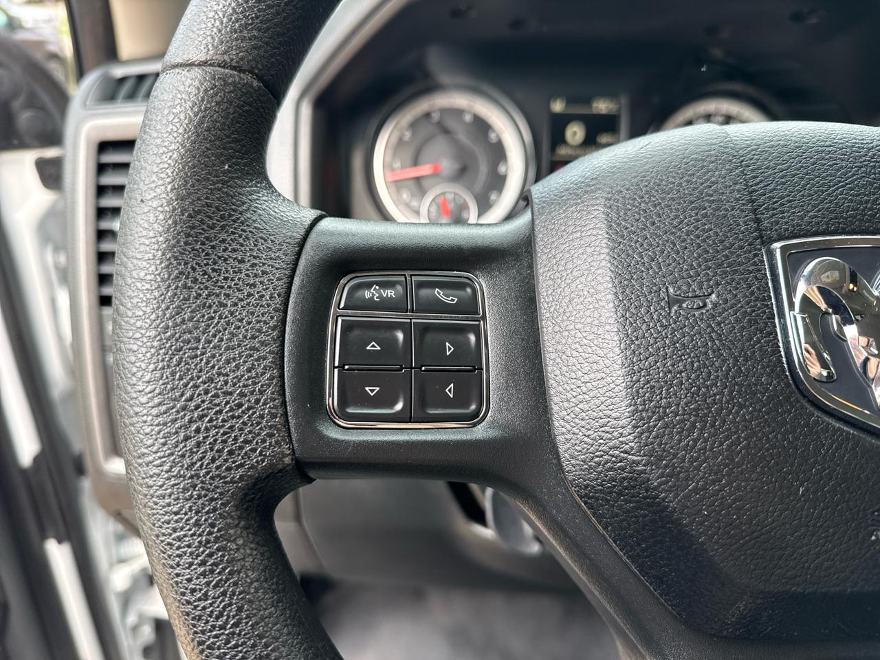 RAM 2500 Tradesman Crew Cab SWB 4WD 2017