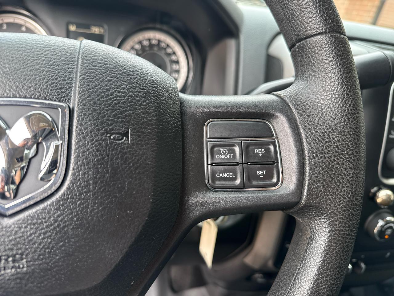 RAM 2500 Tradesman Crew Cab SWB 4WD 2017