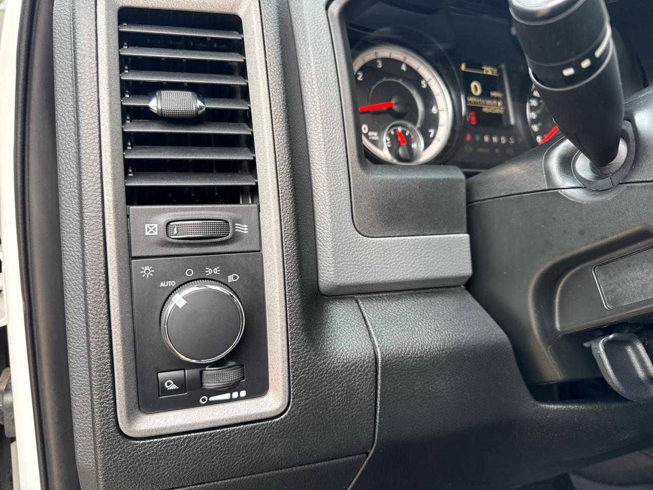 RAM 2500 Tradesman Crew Cab SWB 4WD 2017