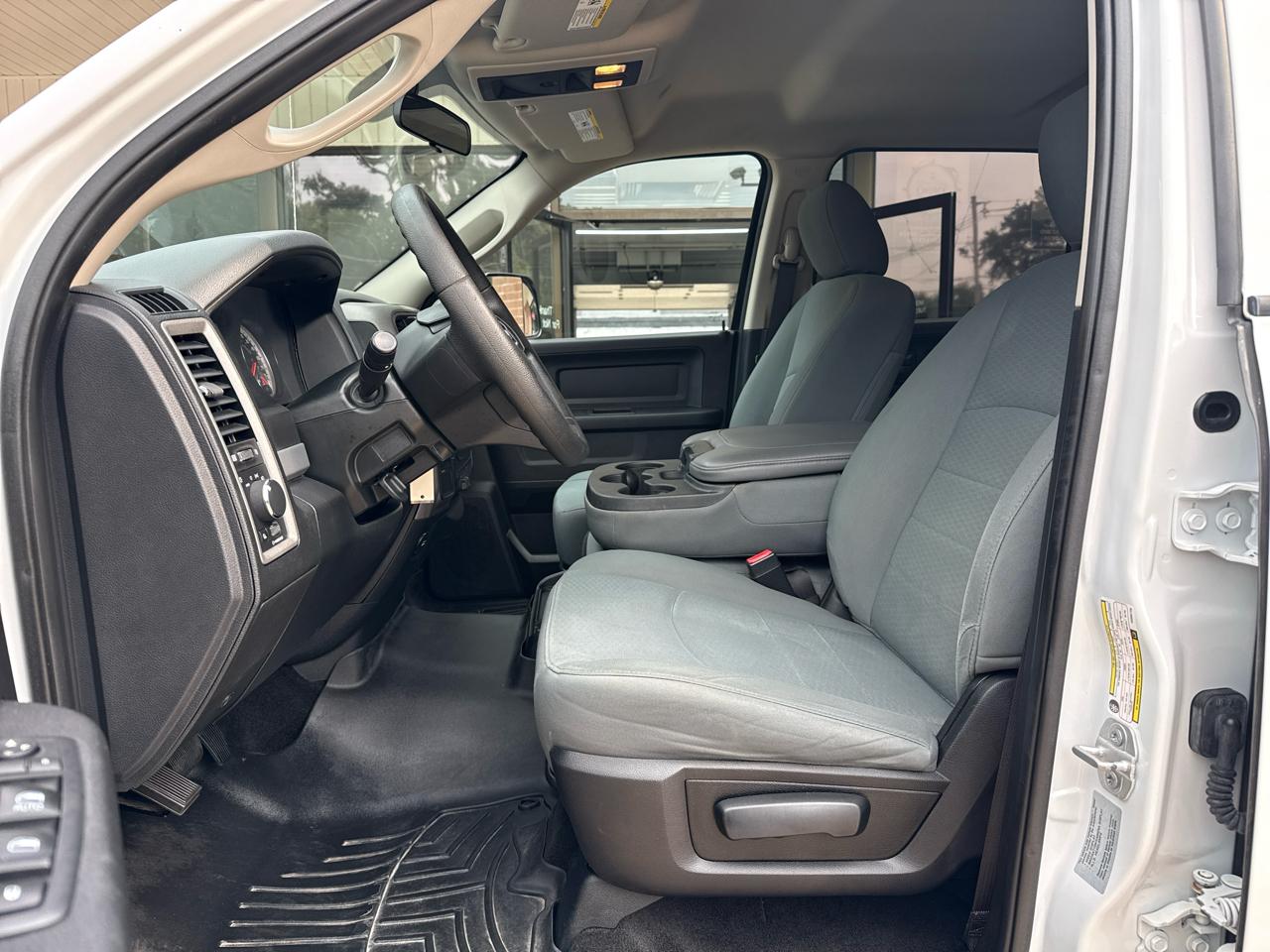 RAM 2500 Tradesman Crew Cab SWB 4WD 2017