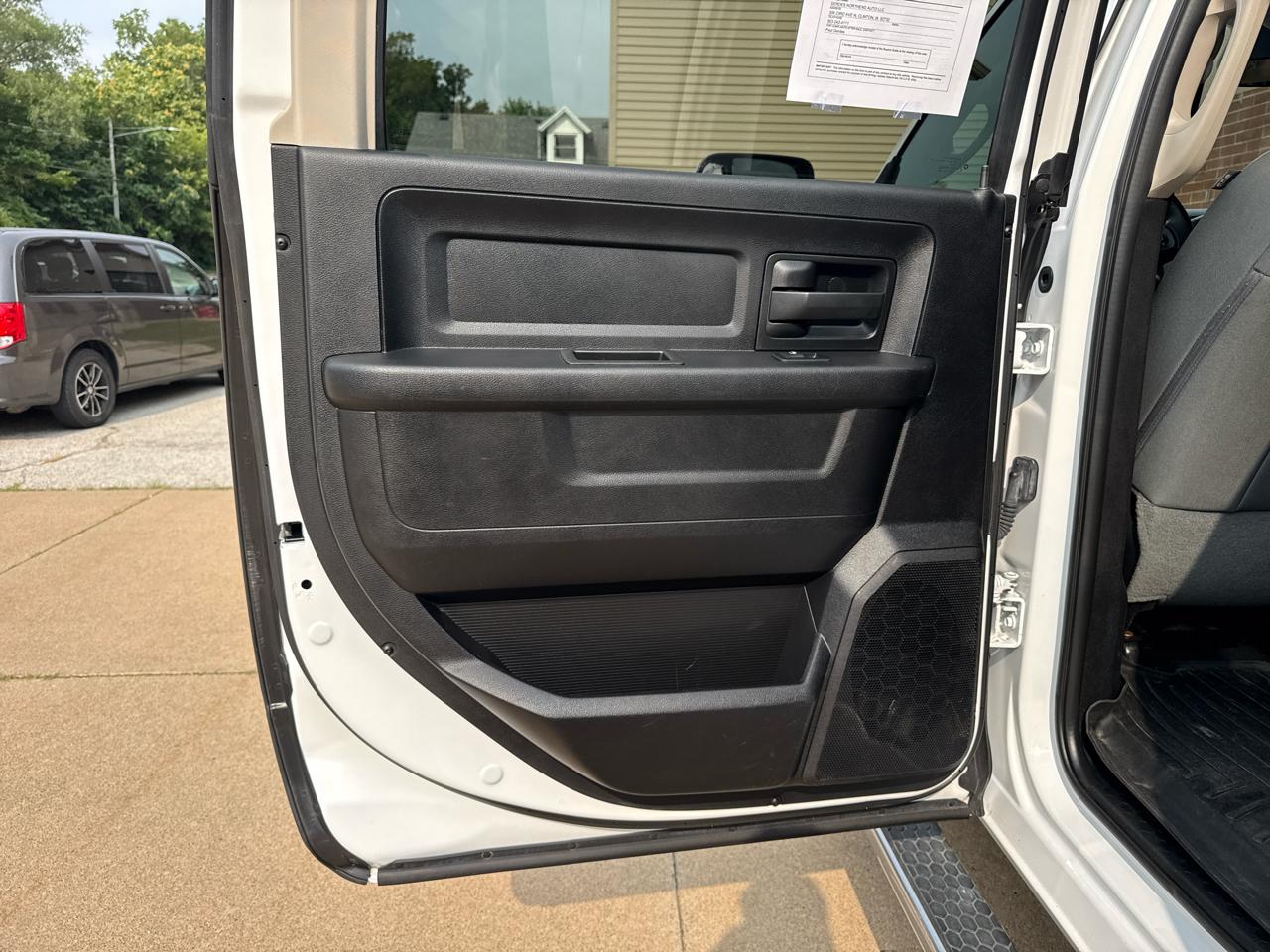 RAM 2500 Tradesman Crew Cab SWB 4WD 2017