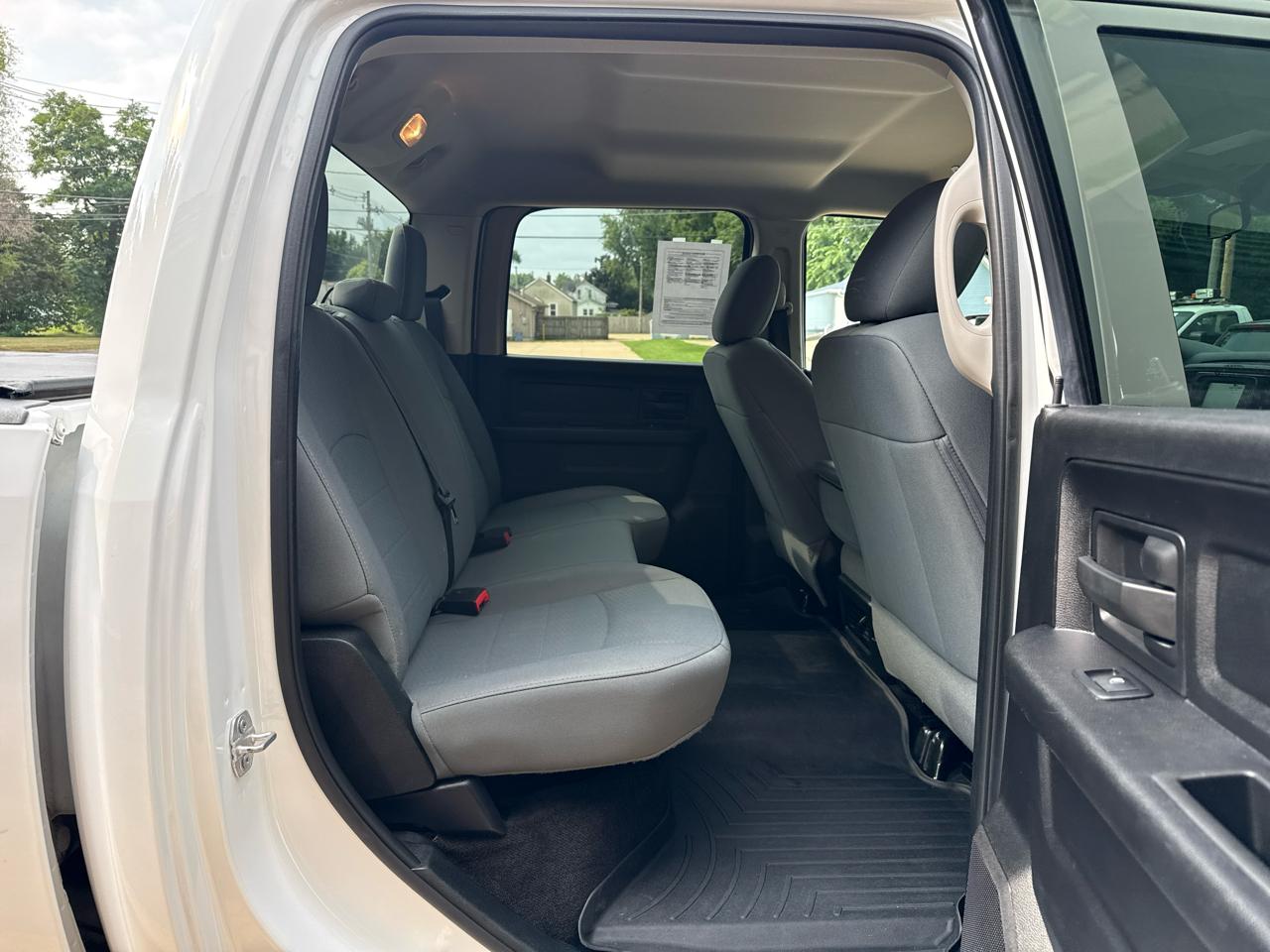 RAM 2500 Tradesman Crew Cab SWB 4WD 2017