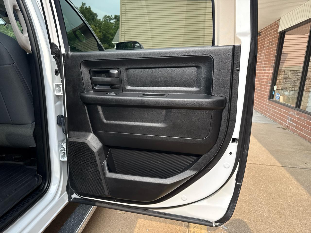 RAM 2500 Tradesman Crew Cab SWB 4WD 2017