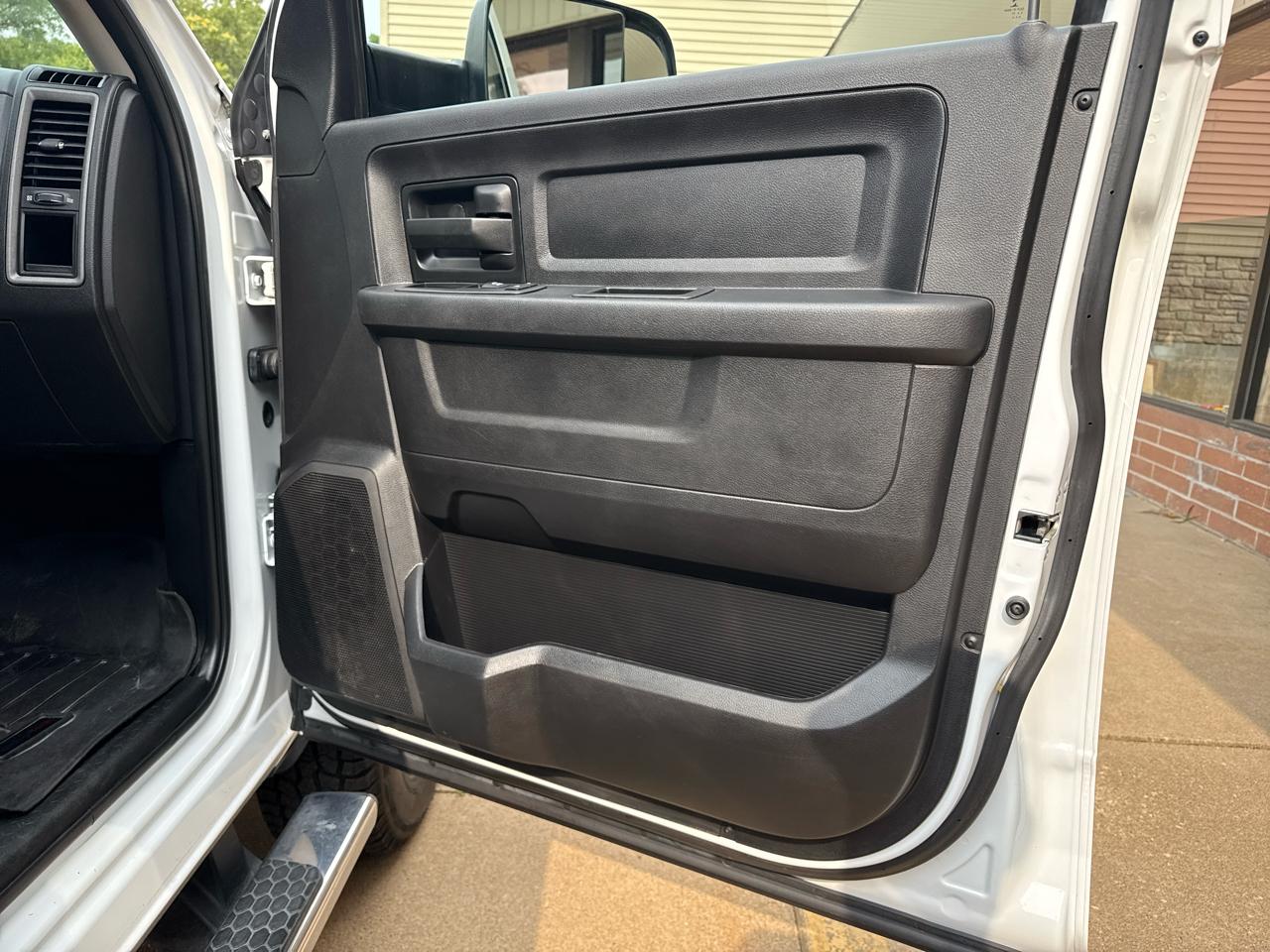 RAM 2500 Tradesman Crew Cab SWB 4WD 2017