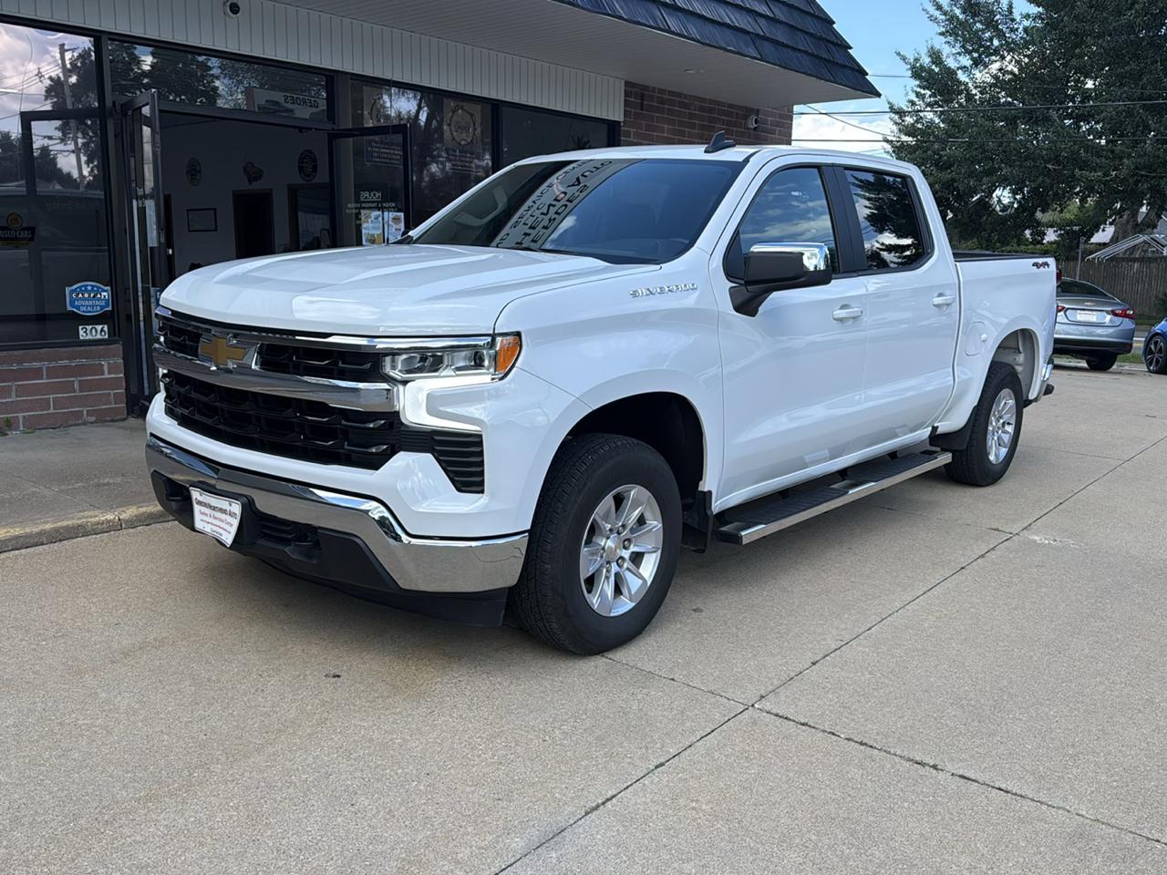 Chevrolet Silverado 1500 LT Crew Cab 4WD 2026