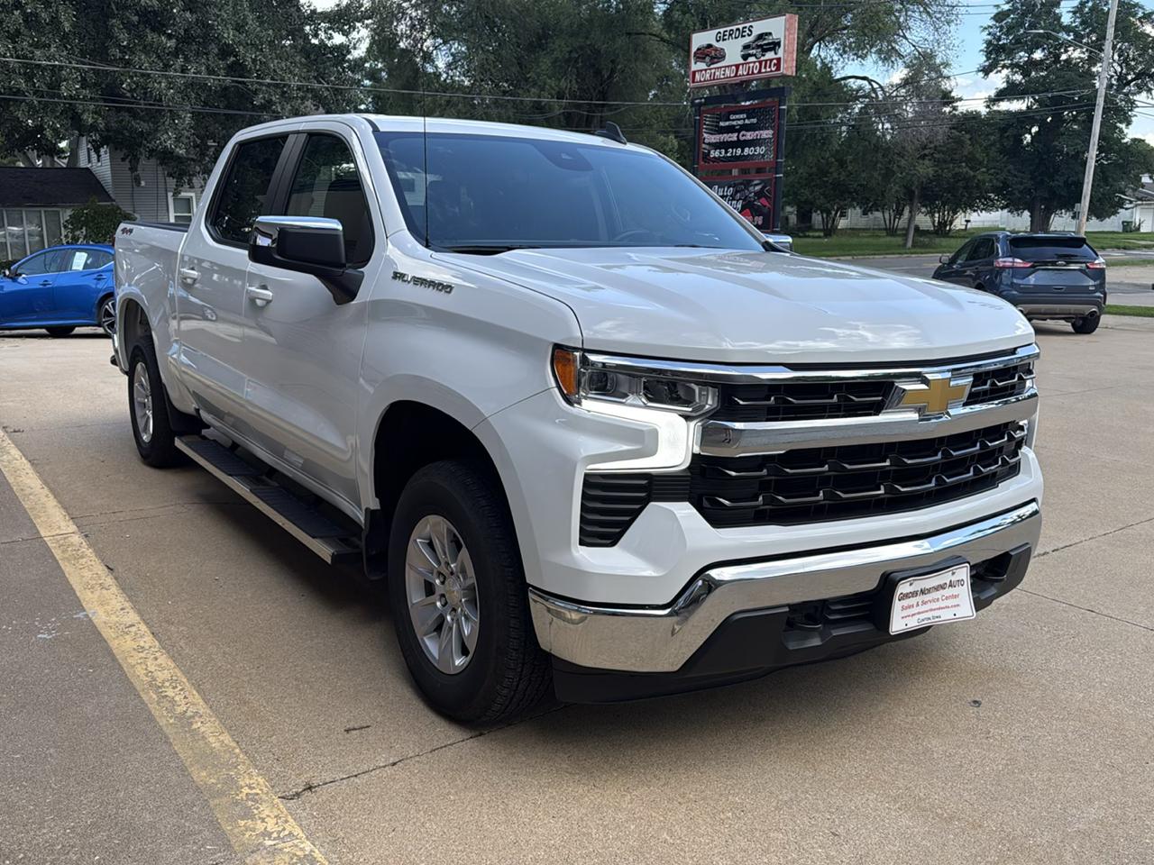 Chevrolet Silverado 1500 LT Crew Cab 4WD 2026