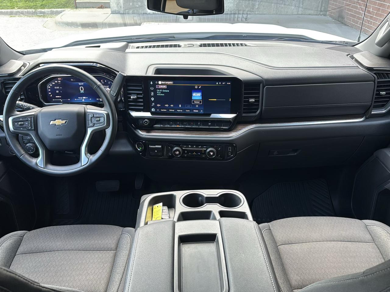 Chevrolet Silverado 1500 LT Crew Cab 4WD 2026