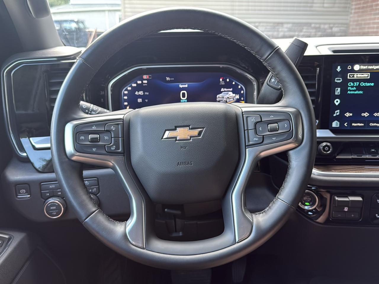 Chevrolet Silverado 1500 LT Crew Cab 4WD 2026