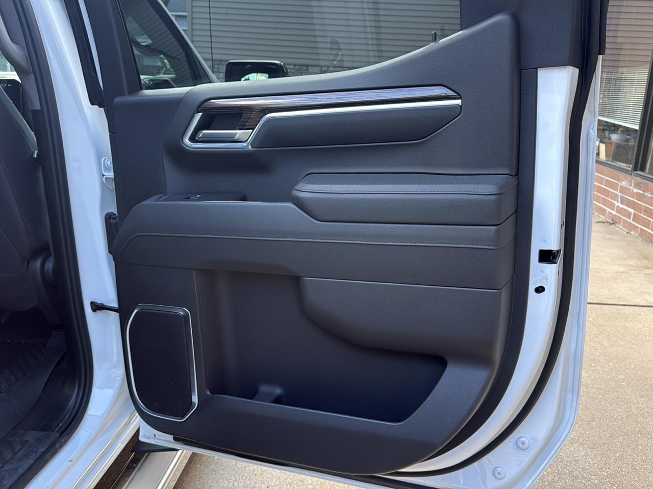 Chevrolet Silverado 1500 LT Crew Cab 4WD 2026