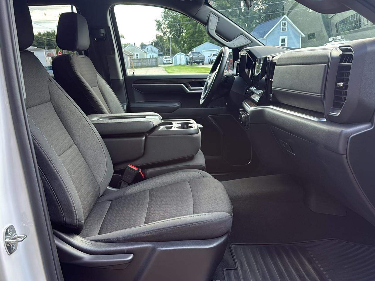 Chevrolet Silverado 1500 LT Crew Cab 4WD 2026