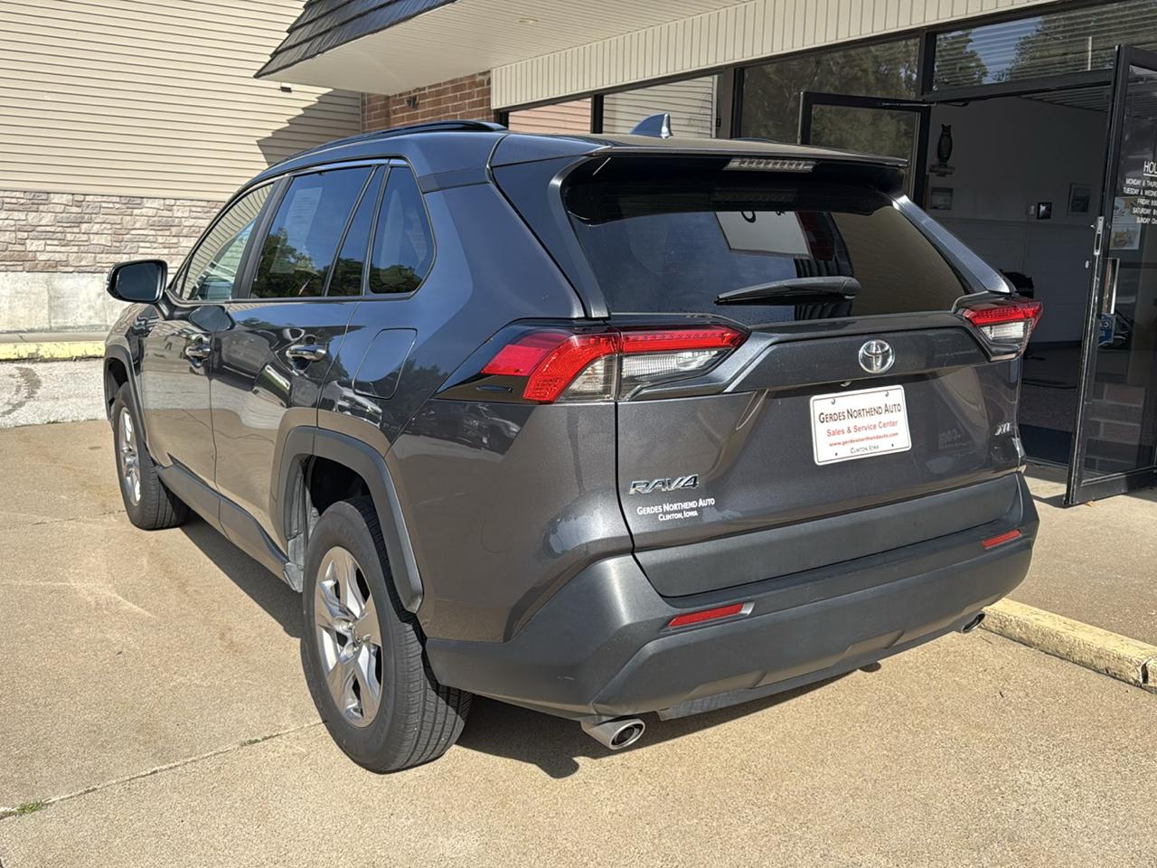 Toyota RAV4 XLE 2024