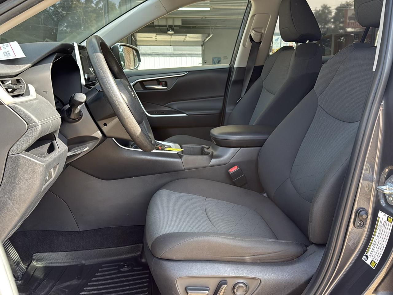 Toyota RAV4 XLE 2024