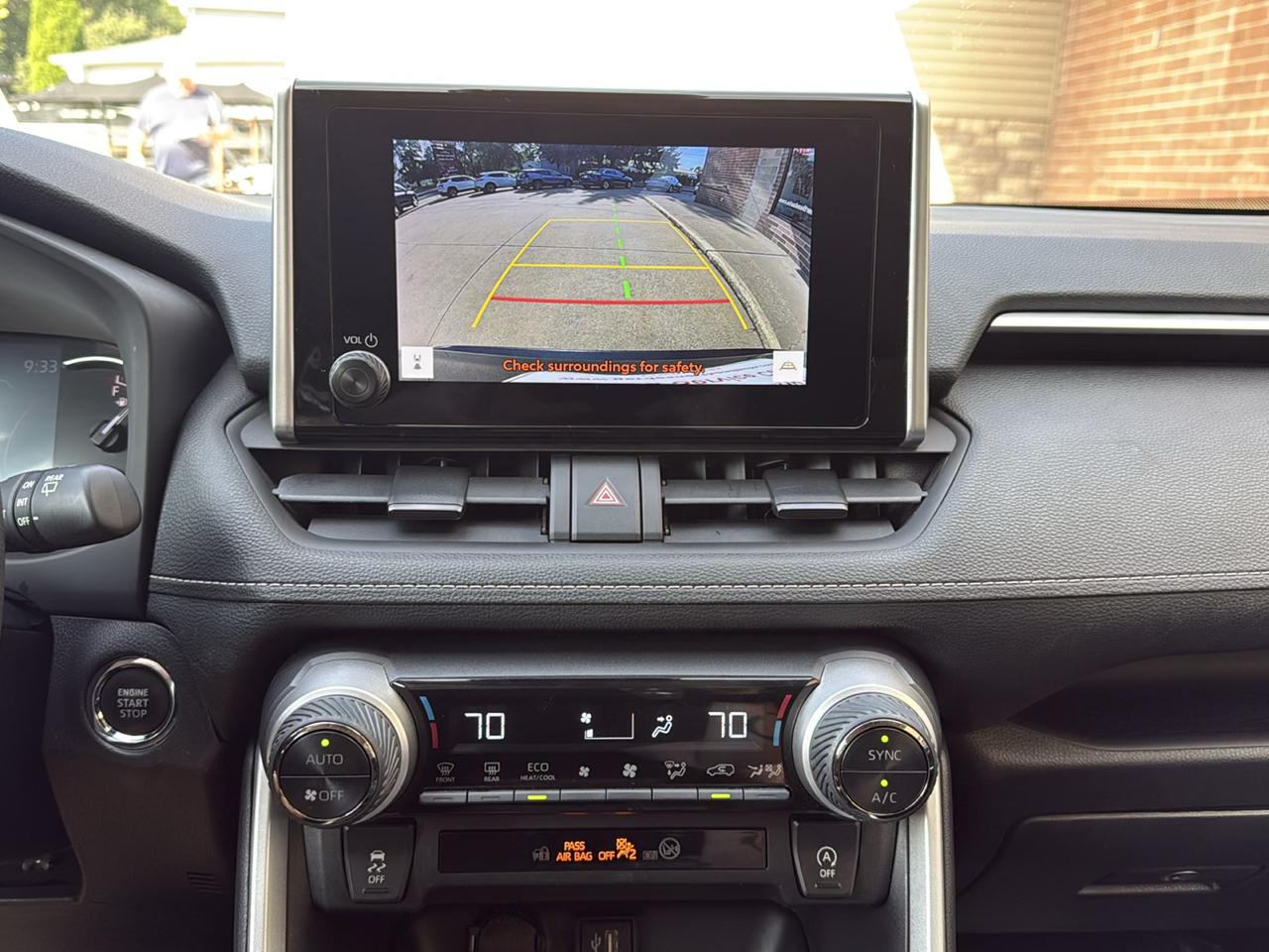 Toyota RAV4 XLE 2024