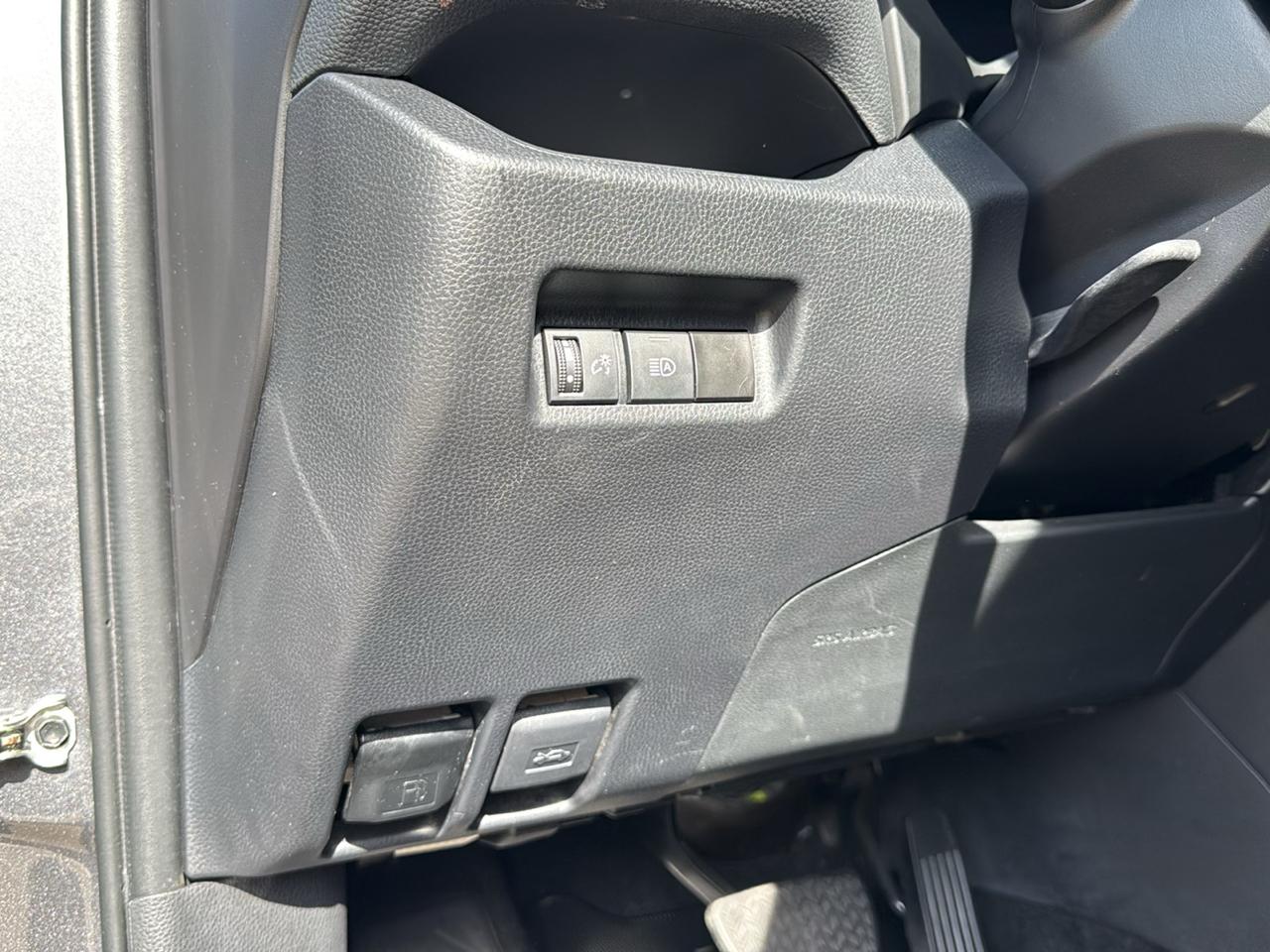 Toyota RAV4 XLE 2024