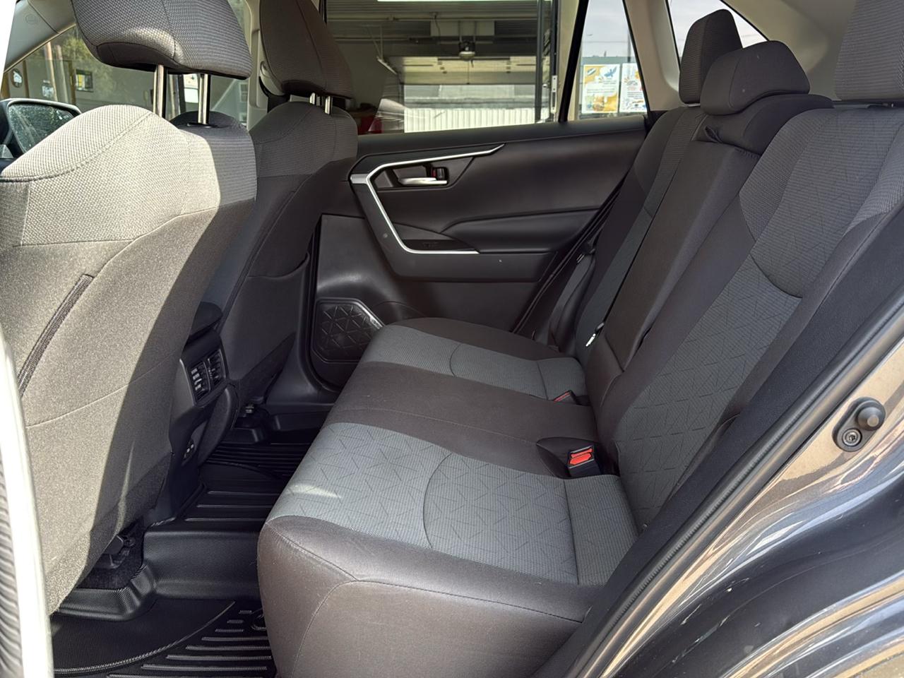 Toyota RAV4 XLE 2024