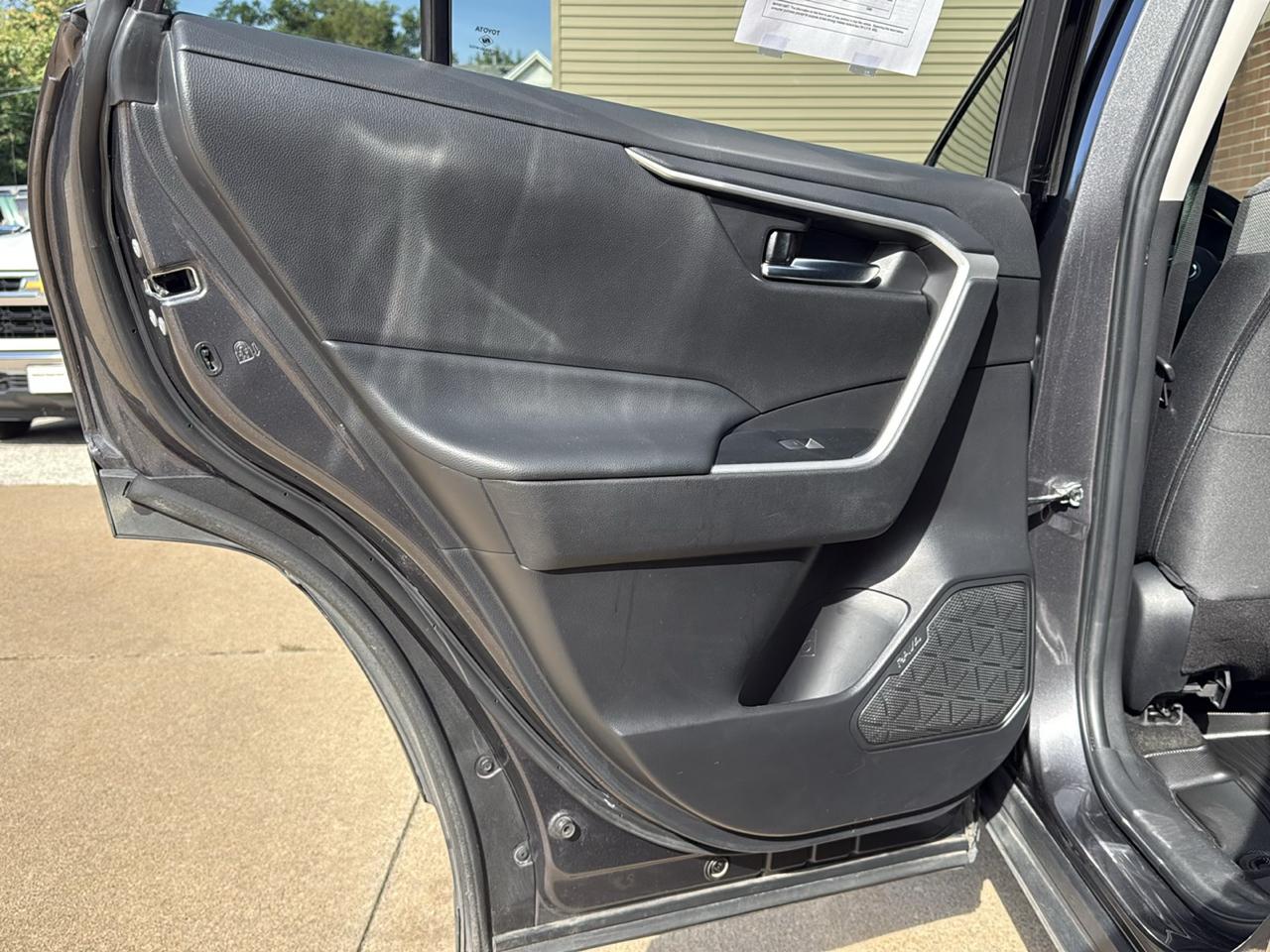 Toyota RAV4 XLE 2024