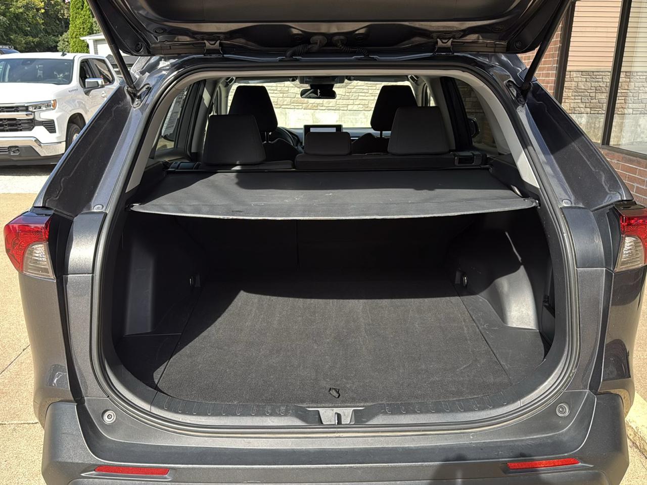 Toyota RAV4 XLE 2024