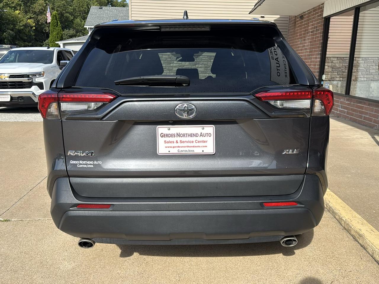 Toyota RAV4 XLE 2024