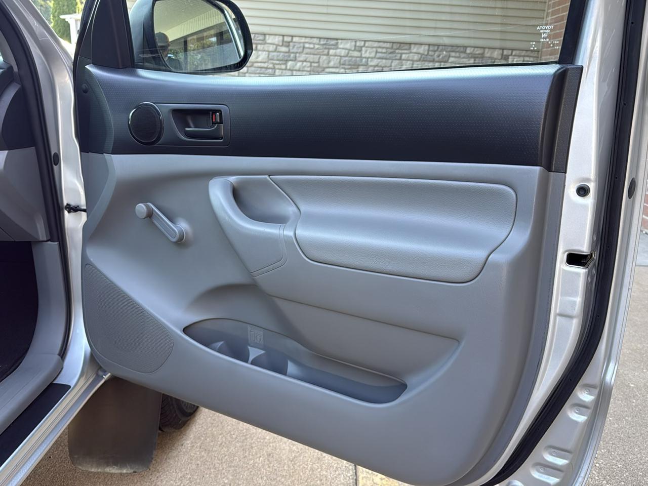 Toyota Tacoma Regular Cab 4WD 2012
