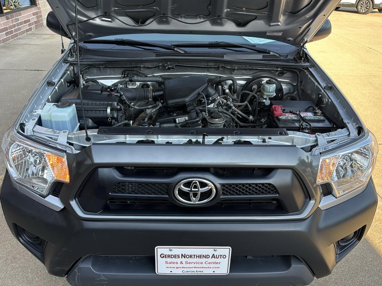 Toyota Tacoma Regular Cab 4WD 2012