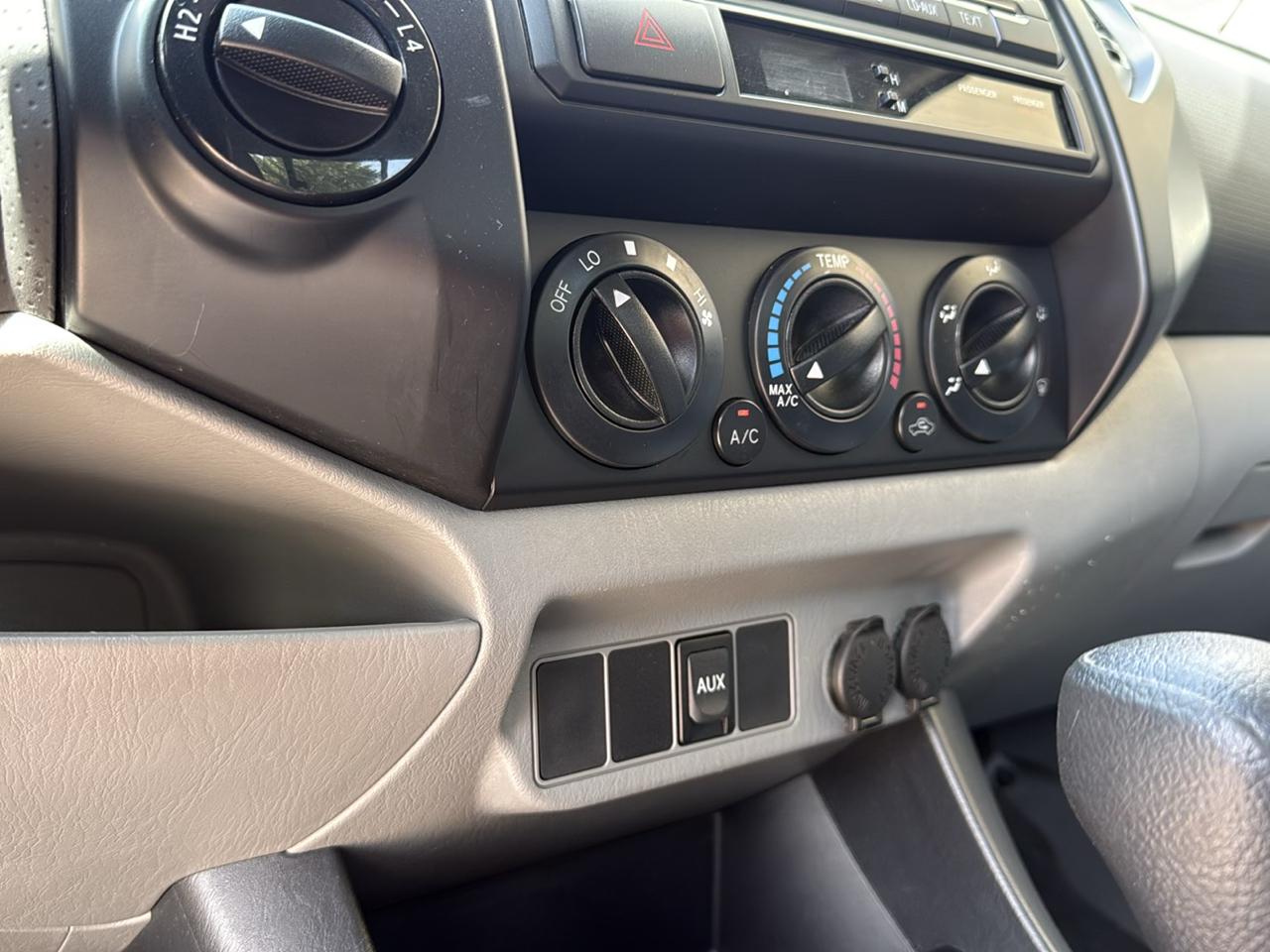 Toyota Tacoma Regular Cab 4WD 2012
