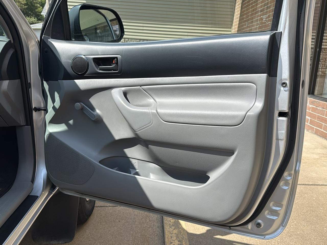 Toyota Tacoma Regular Cab 4WD 2012