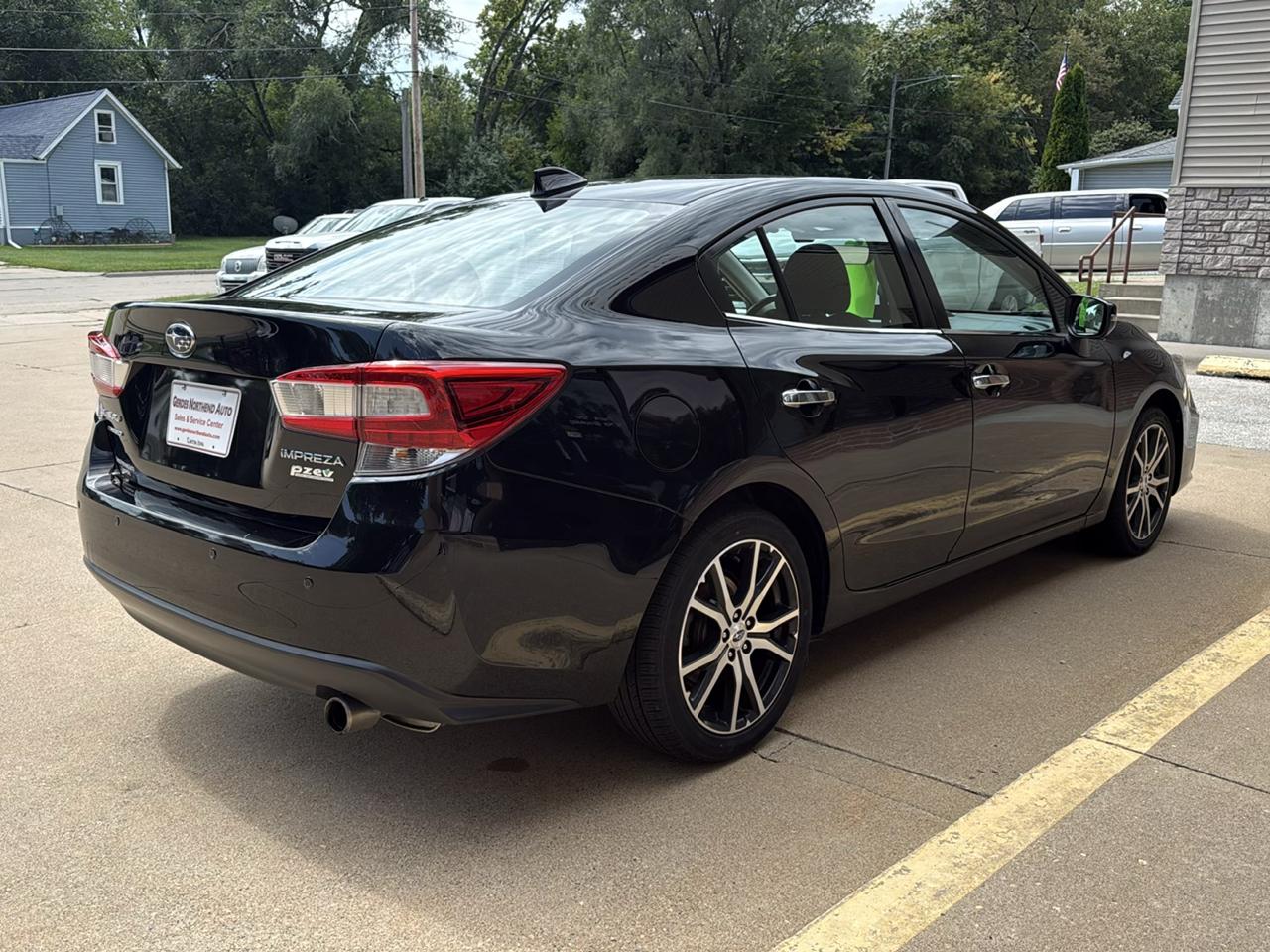 Subaru Impreza 2.0i Limited CVT 4-Door 2017