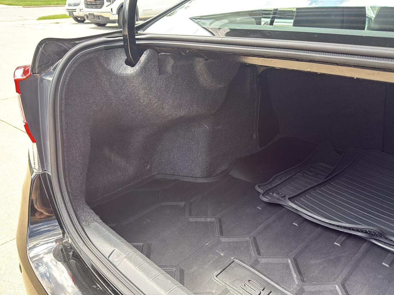 Subaru Impreza 2.0i Limited CVT 4-Door 2017