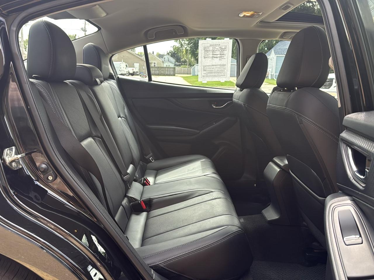 Subaru Impreza 2.0i Limited CVT 4-Door 2017
