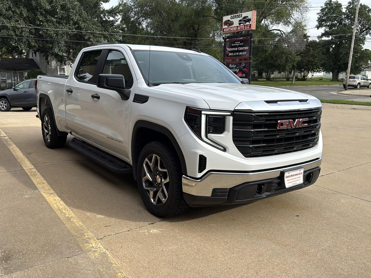 GMC Sierra 1500 Pro Crew Cab Short Box 4WD 2024