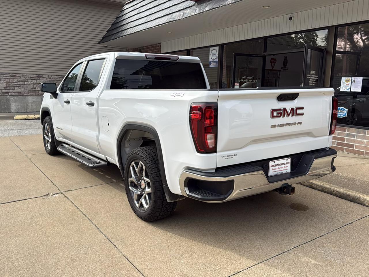 GMC Sierra 1500 Pro Crew Cab Short Box 4WD 2024