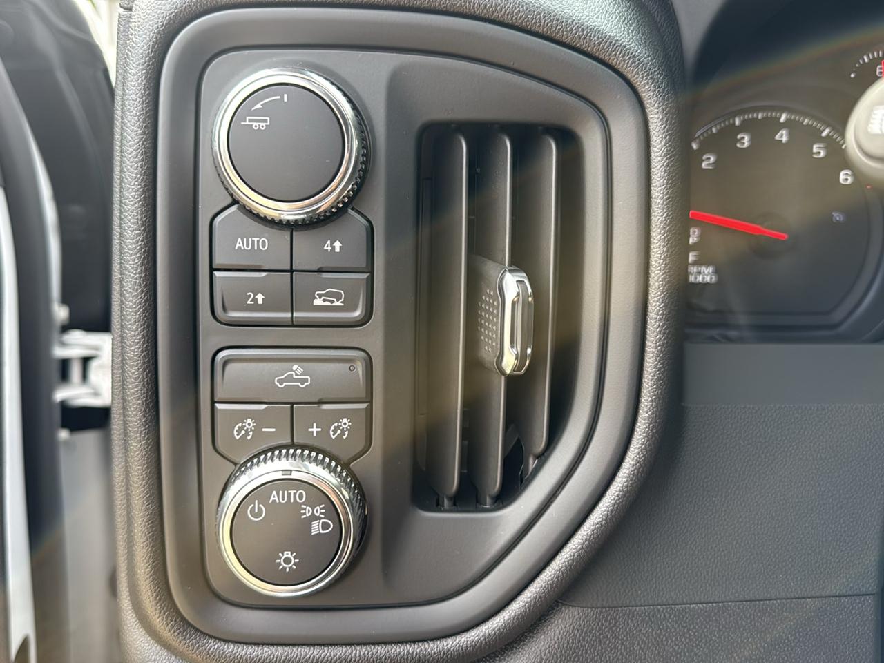 GMC Sierra 1500 Pro Crew Cab Short Box 4WD 2024