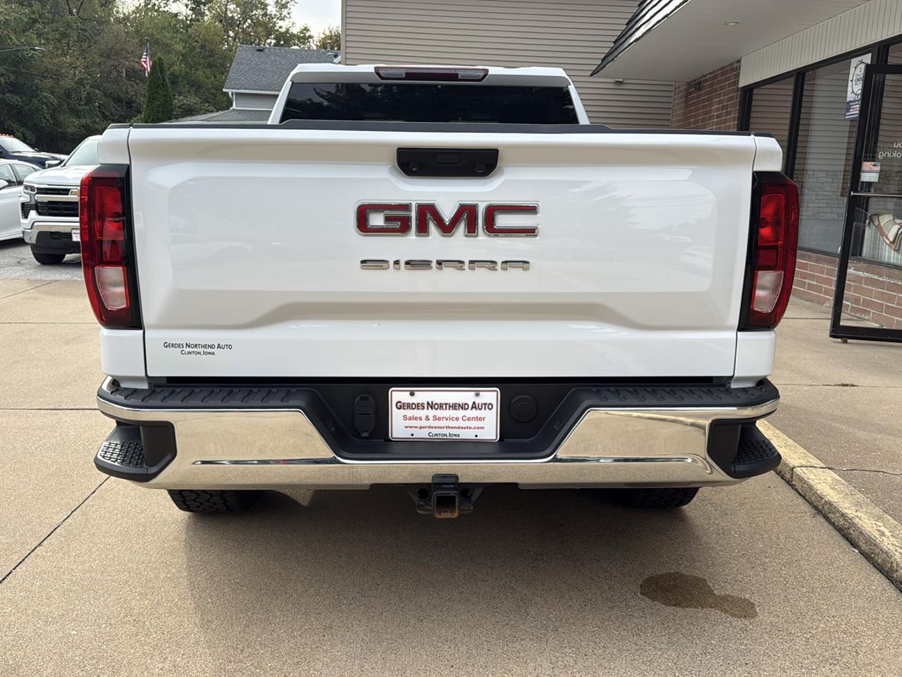 GMC Sierra 1500 Pro Crew Cab Short Box 4WD 2024