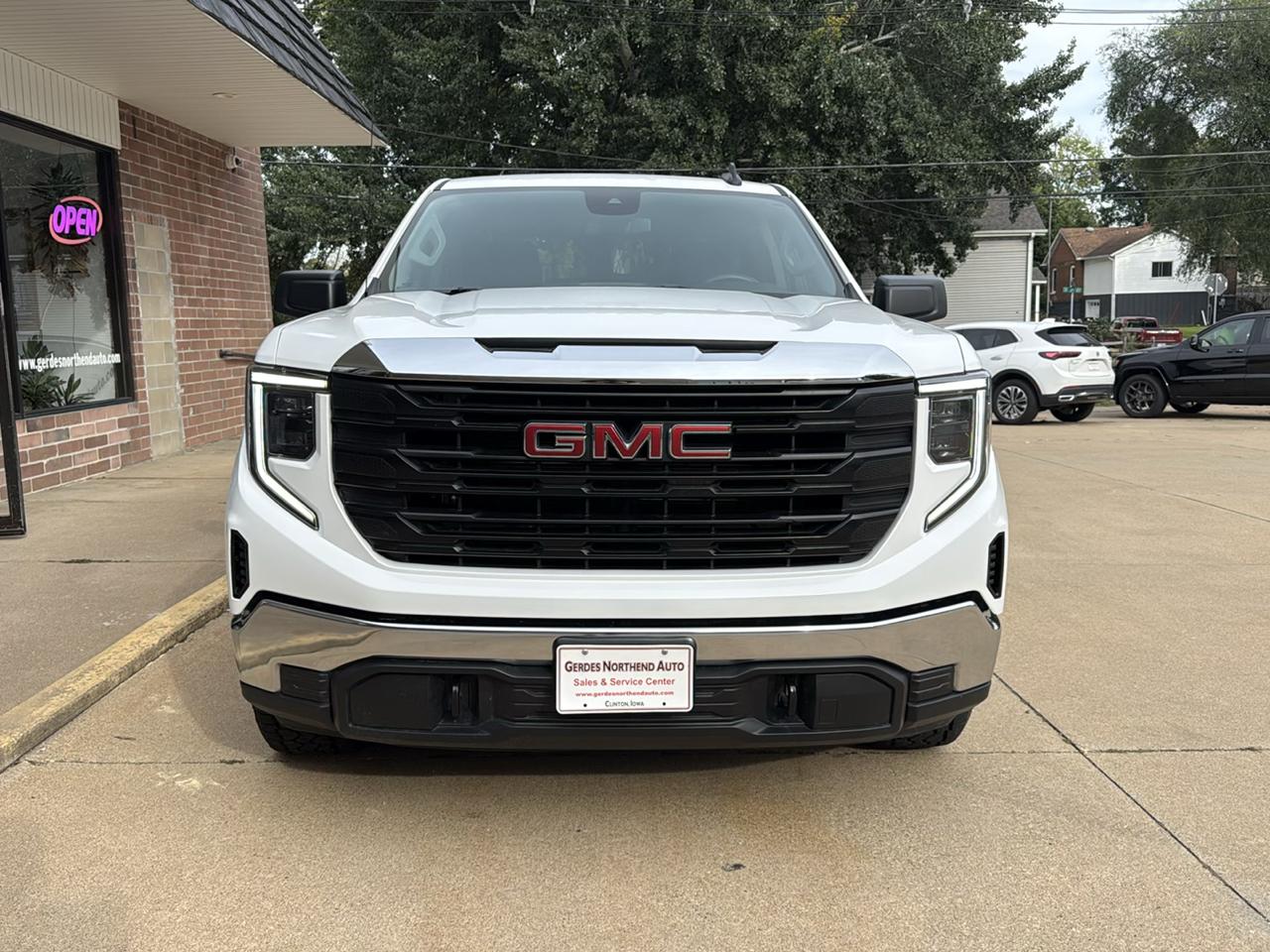 GMC Sierra 1500 Pro Crew Cab Short Box 4WD 2024